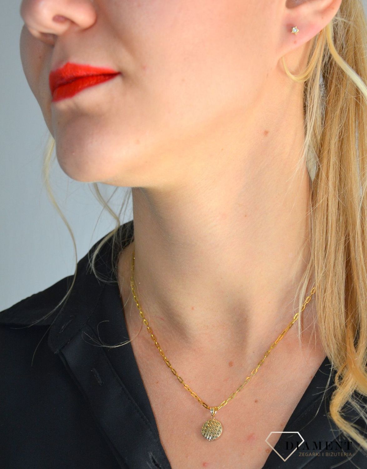 Złoty łańcuszek 585 prosty wzór 2 mm DIA-LAN-1239-585 2mm ✅ Złoty łańcuszek o prostym splocie wykonany z najwyższej jakości złota próby 585 ✅ Złoty łańcuszek to idealny dodatek pasujący na każdą okazję ✅11.jpg